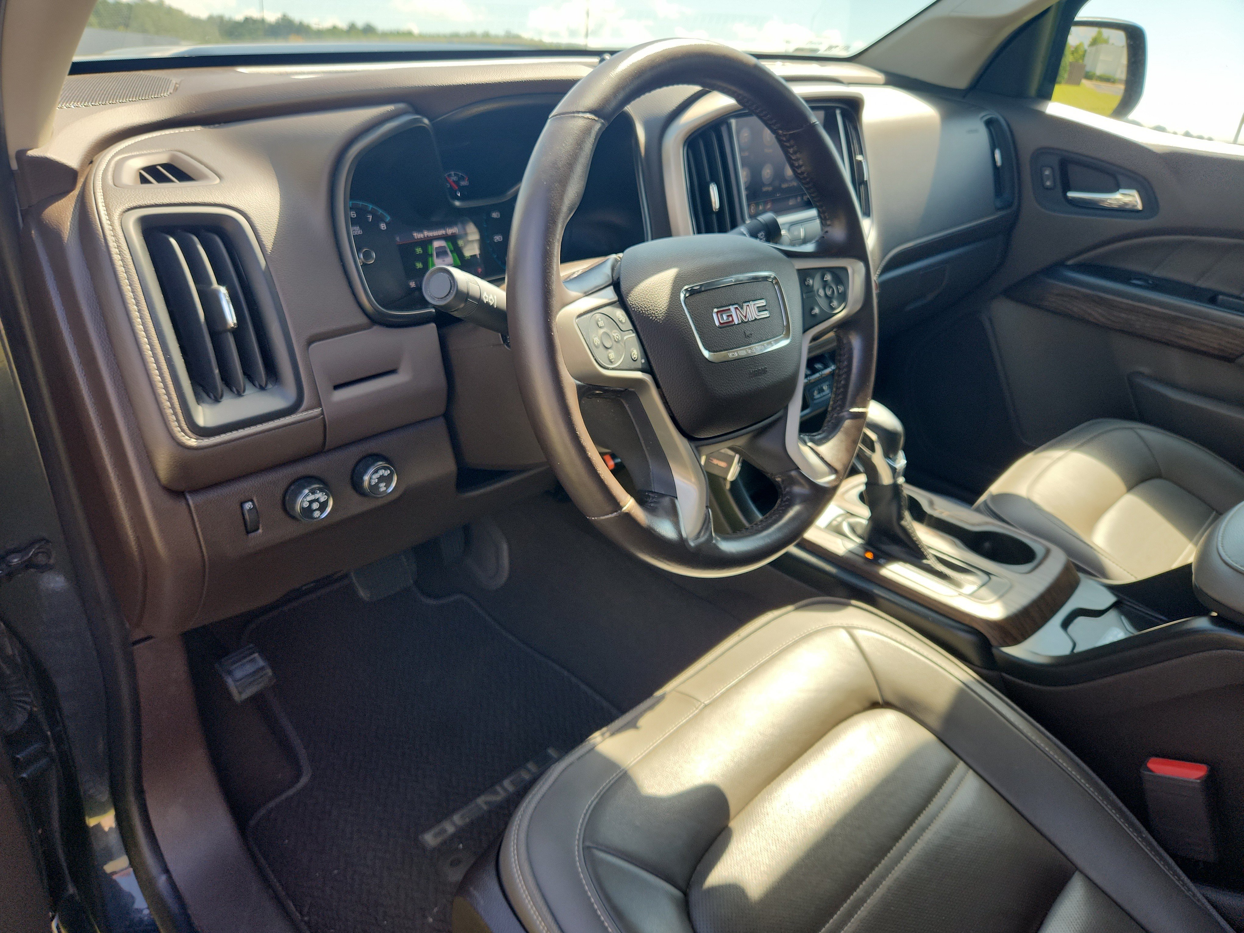 Used 2022 GMC Canyon Denali AWD/4WD image 17
