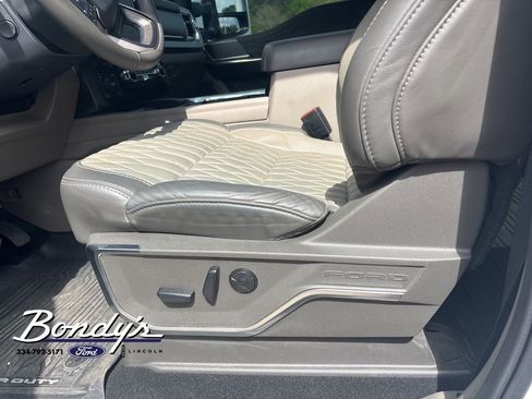 Used 2025 Ford F350 Platinum w/ Platinum Plus Package image 6