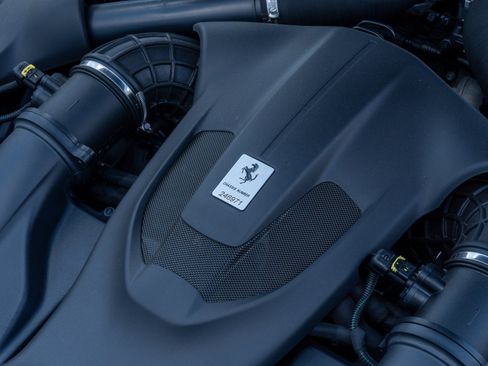 Used 2019 Ferrari Portofino RWD image 23
