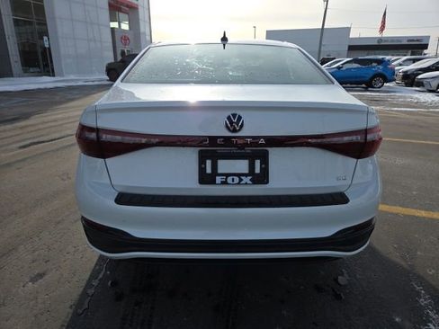 Used 2025 Volkswagen Jetta SE image 6