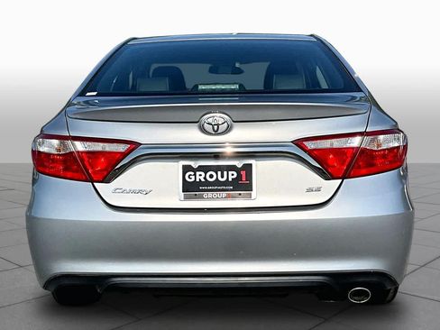 Used 2017 Toyota Camry SE FWD image 5