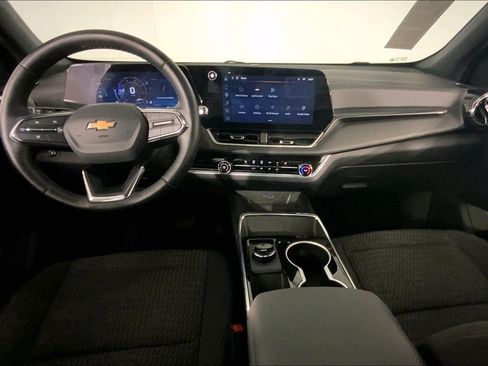 Used 2026 Chevrolet Equinox LT FWD image 16