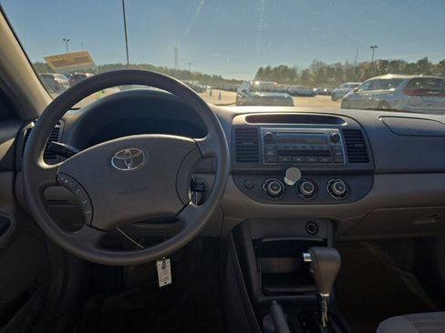 Used 2005 Toyota Camry image 7