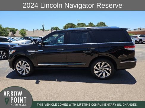 Used 2024 Lincoln Navigator Reserve AWD/4WD image 7