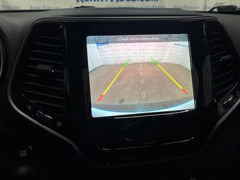 Used 2019 Jeep Cherokee Limited AWD/4WD image 33