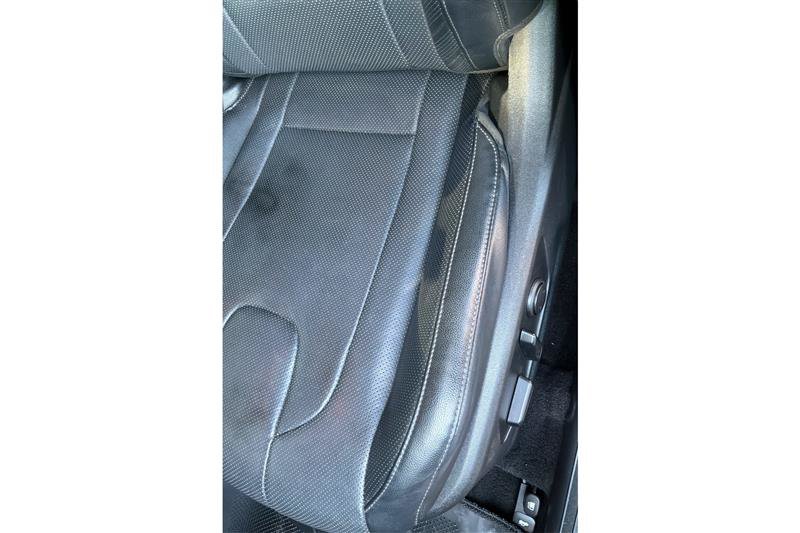 Used 2023 Hyundai Elantra Limited FWD image 19