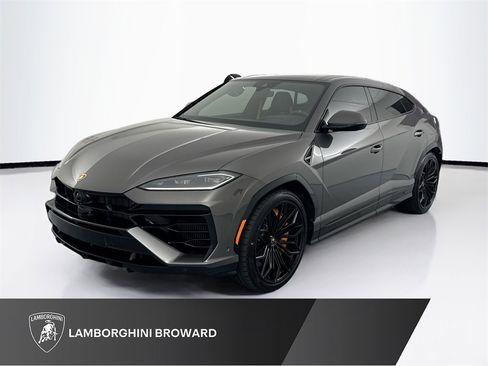 Used 2025 Lamborghini Urus SE image 1