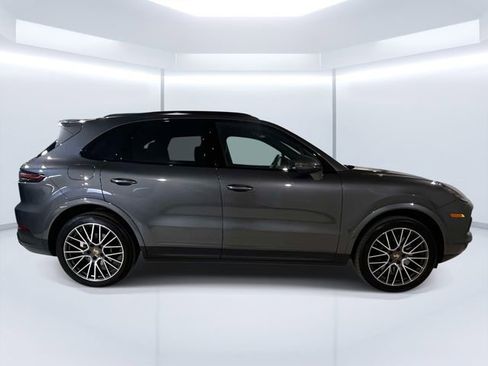 Used 2023 Porsche Cayenne image 10