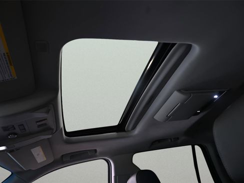 Used 2019 GMC Yukon SLT w/ Graphite Performance Edition image 40
