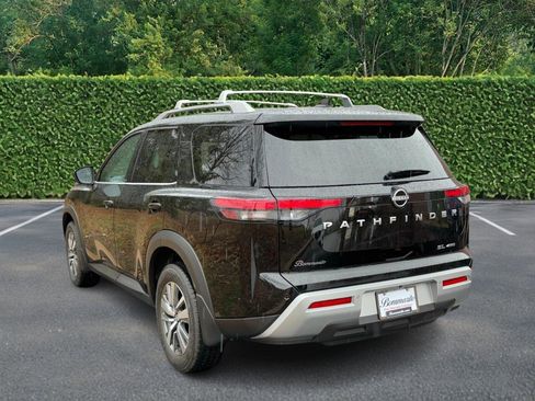 Used 2024 Nissan Pathfinder SL image 4