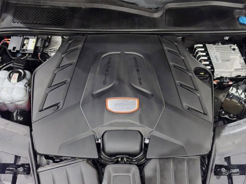 Used 2023 Porsche Cayenne GTS AWD/4WD image 36