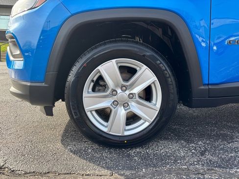 Used 2022 Jeep Compass Latitude w/ Convenience Group AWD/4WD image 34