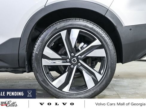 Certified 2025 Volvo XC40 B5 Plus AWD/4WD image 39