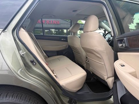 Used 2017 Subaru Outback 2.5i Limited AWD/4WD image 18