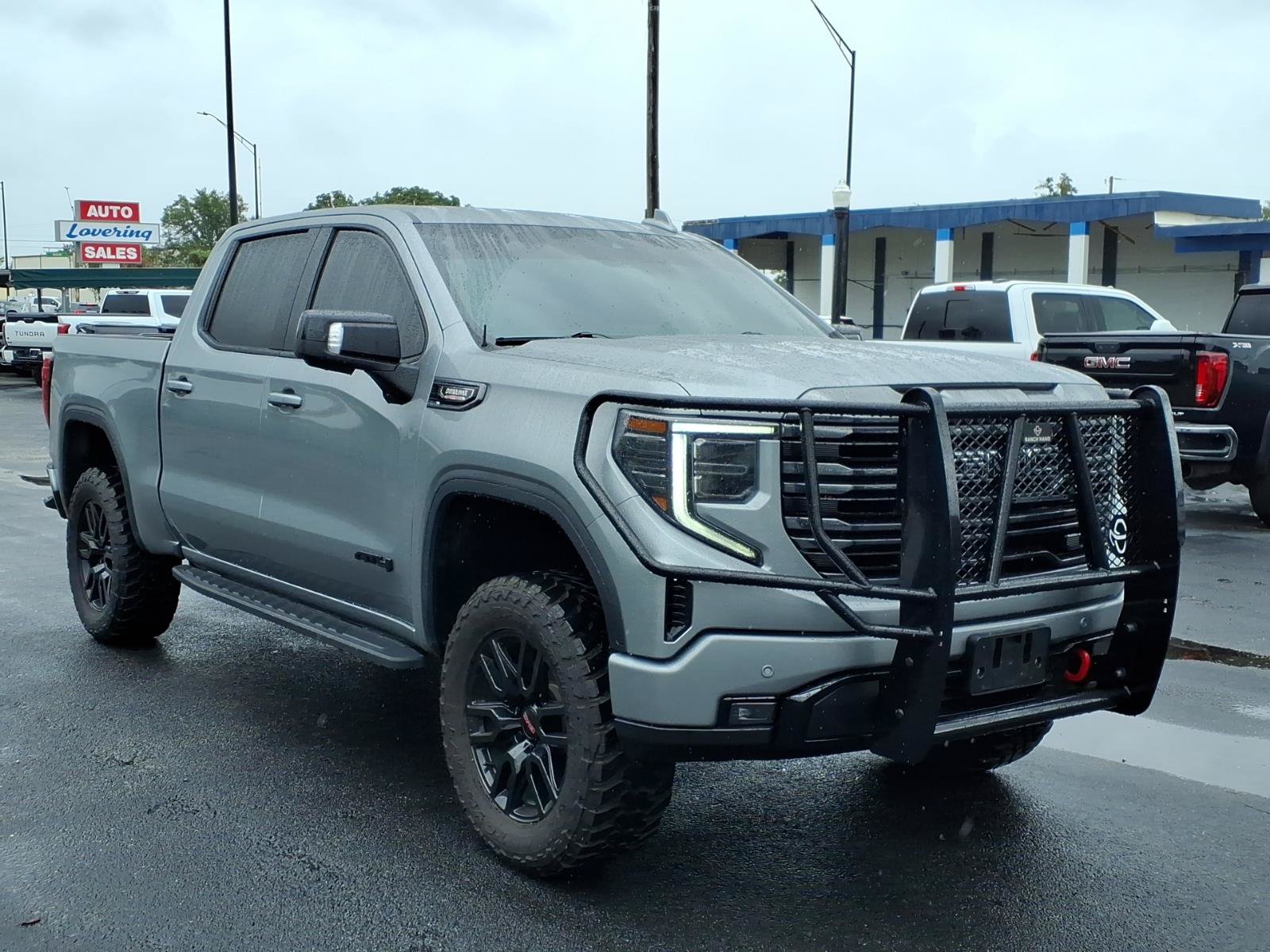 Used 2024 GMC Sierra 1500 AT4 w/ AT4 Premium Package AWD/4WD image 7