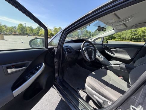 Used 2014 Toyota Prius Two FWD image 13