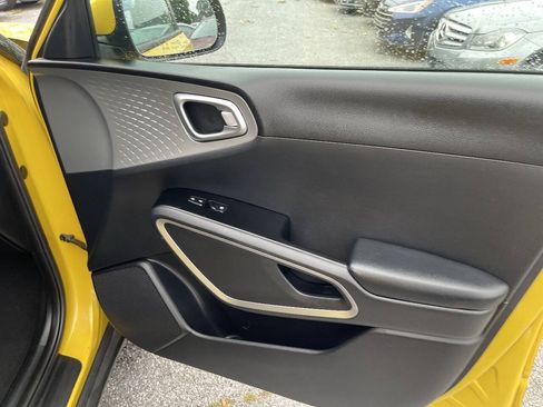 Used 2020 Kia Soul LX FWD image 26
