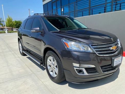 Used 2014 Chevrolet Traverse LT w/ LPO, 'HIT The Road' Package FWD image 22