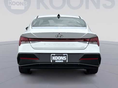 New 2026 Hyundai Elantra Limited FWD image 5
