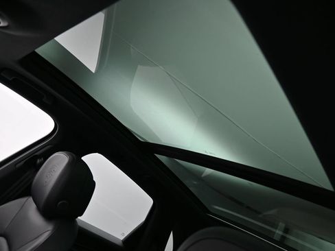 Certified 2025 Porsche Cayenne AWD/4WD image 12