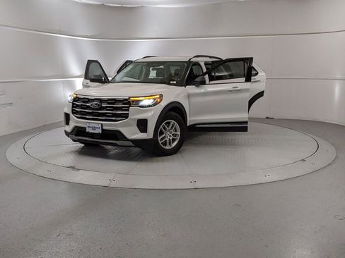 New 2025 Ford Explorer Active image 12