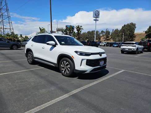 Certified 2025 Volkswagen Tiguan S image 3