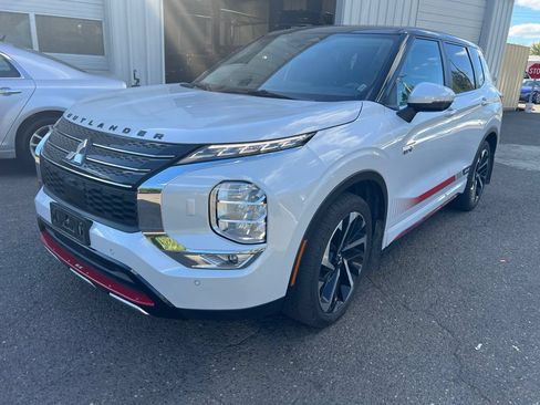 Used 2024 Mitsubishi Outlander Ralliart AWD/4WD image 2