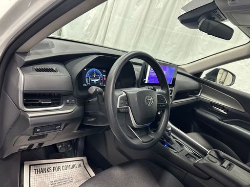 Used 2025 Toyota Grand Highlander AWD image 15