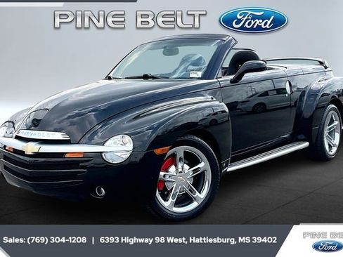 Used 2006 Chevrolet SSR w/ Preferred Equipment Group image 10