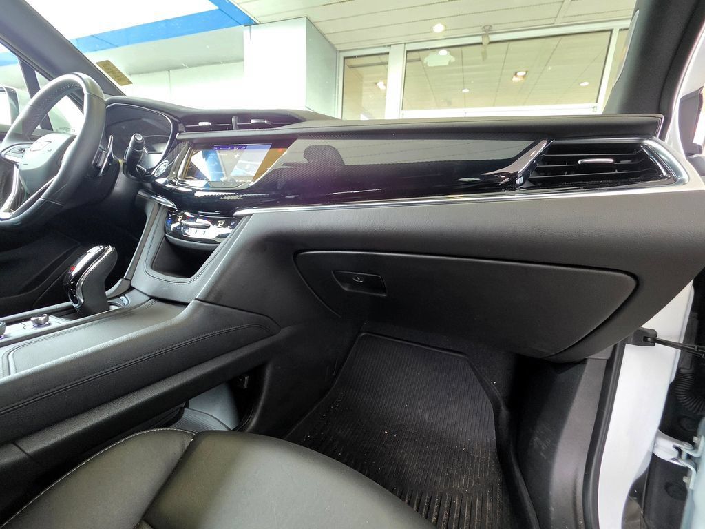 Used 2025 Cadillac XT6 Sport w/ LPO, Floor Liner Package AWD/4WD image 84