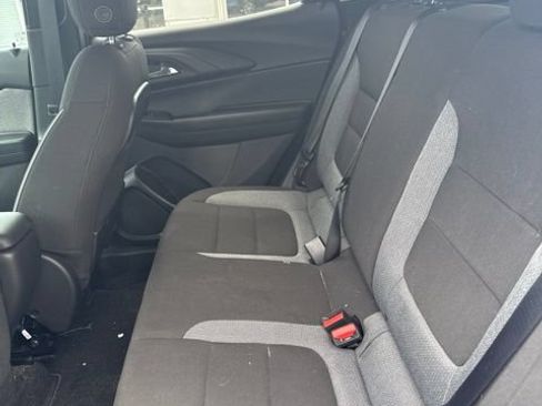 Used 2024 Chevrolet TrailBlazer LS w/ LS Convenience Package FWD image 9