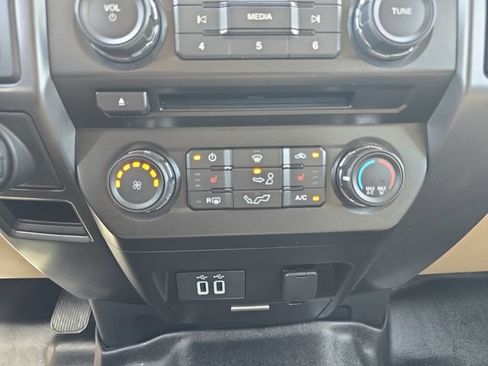 Used 2018 Ford F150 XLT w/ Equipment Group 302A Luxury AWD/4WD image 4