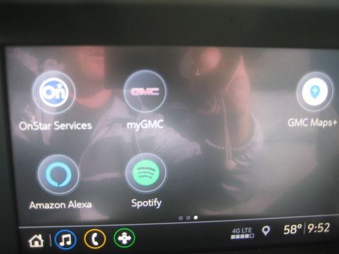 Used 2020 GMC Terrain SLT w/ Preferred Package image 25