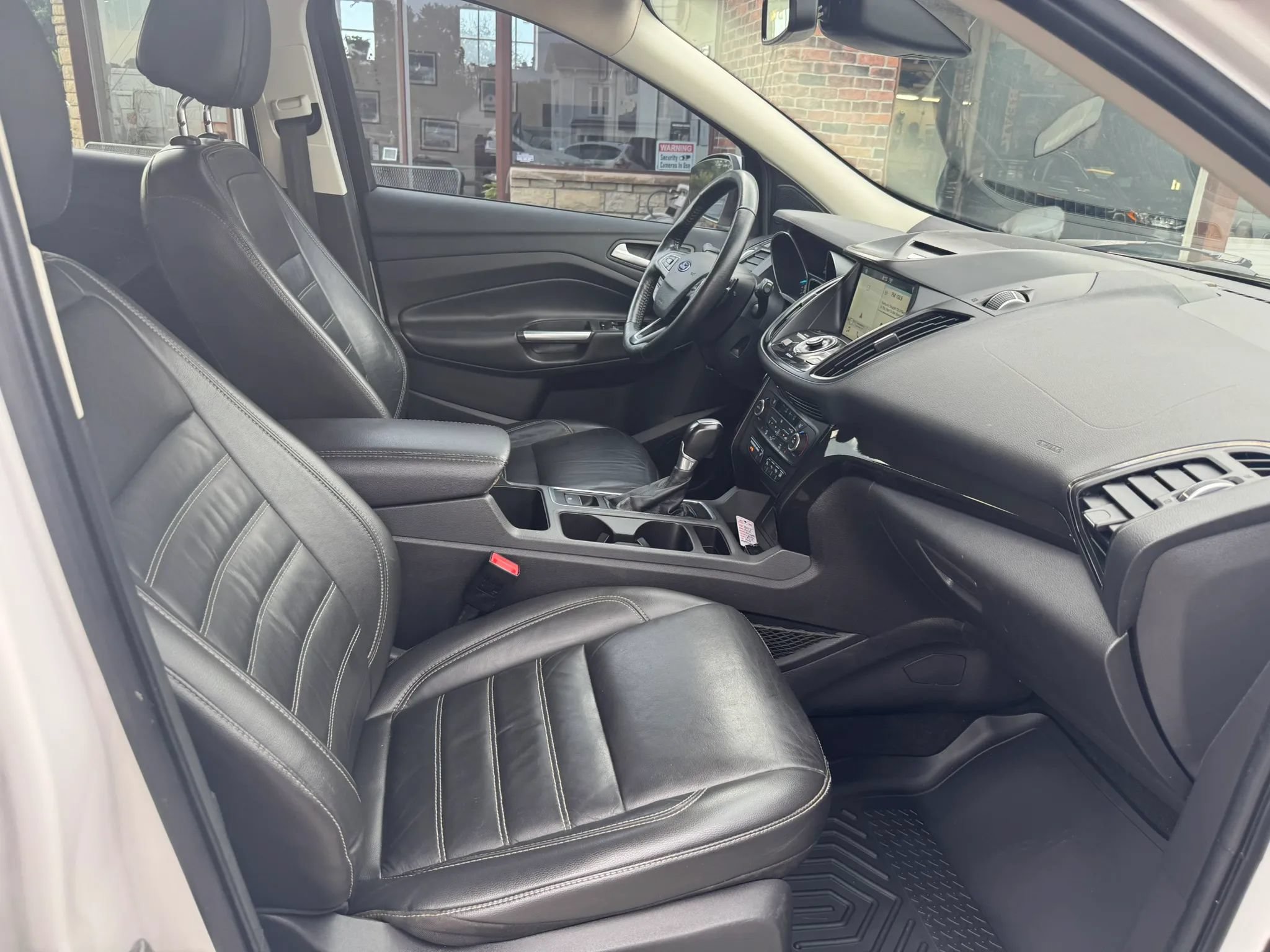 Used 2017 Ford Escape Titanium w/ Equipment Group 301A AWD/4WD image 33