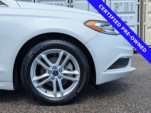 Certified 2018 Ford Fusion SE FWD image 11