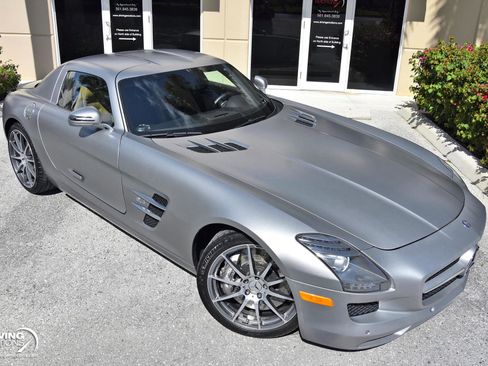 Used 2011 Mercedes-Benz SLS AMG Coupe image 6