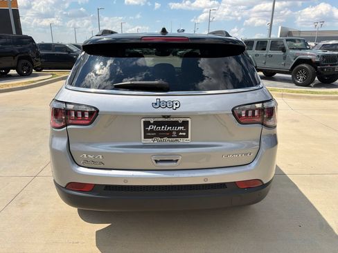 Used 2024 Jeep Compass Limited AWD/4WD image 4