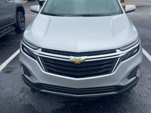 Used 2022 Chevrolet Equinox LT FWD image 2