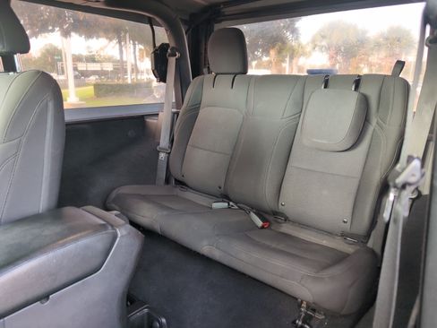 Used 2019 Jeep Wrangler Sport image 29