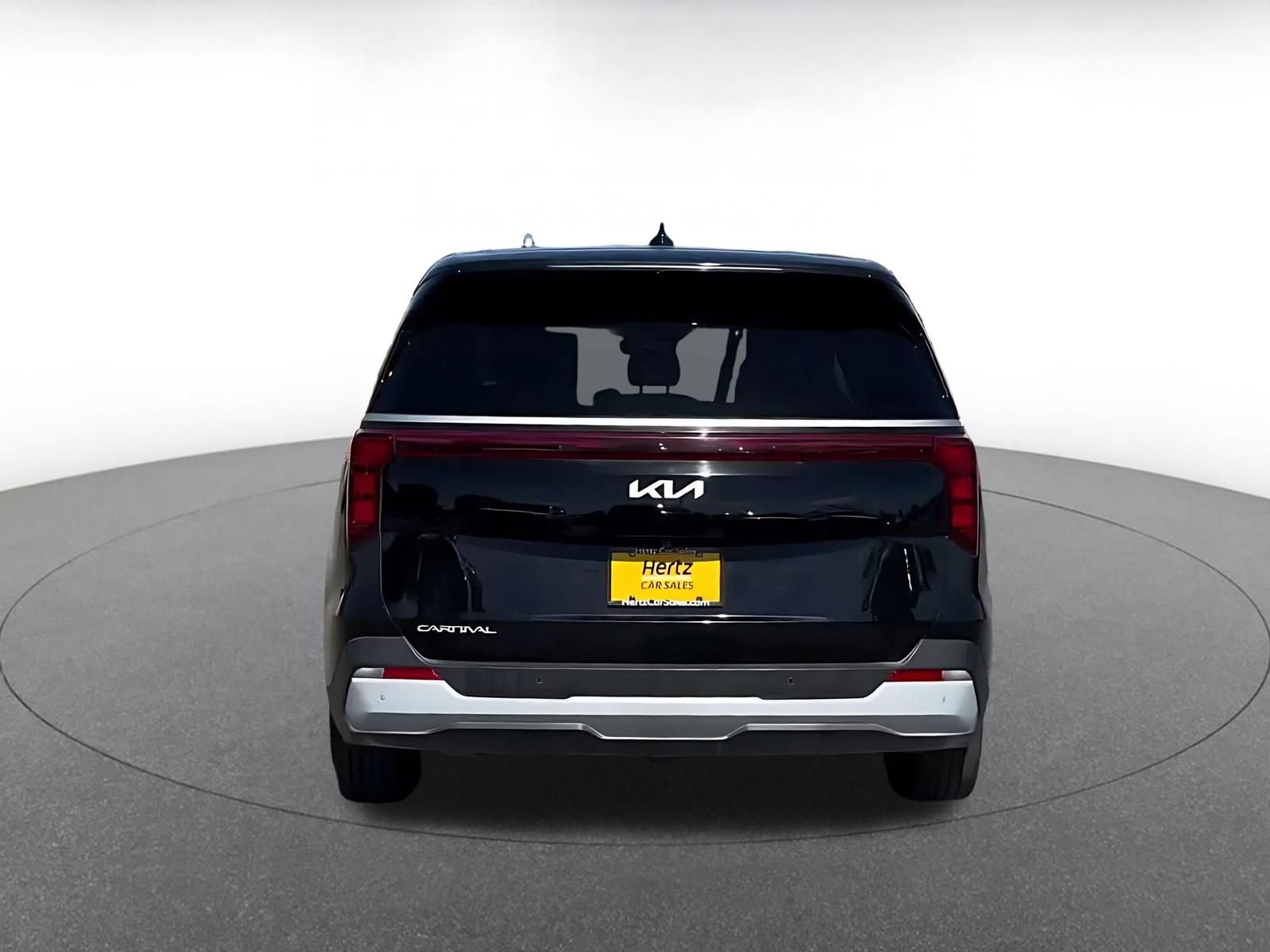 Used 2026 Kia Carnival FWD image 12