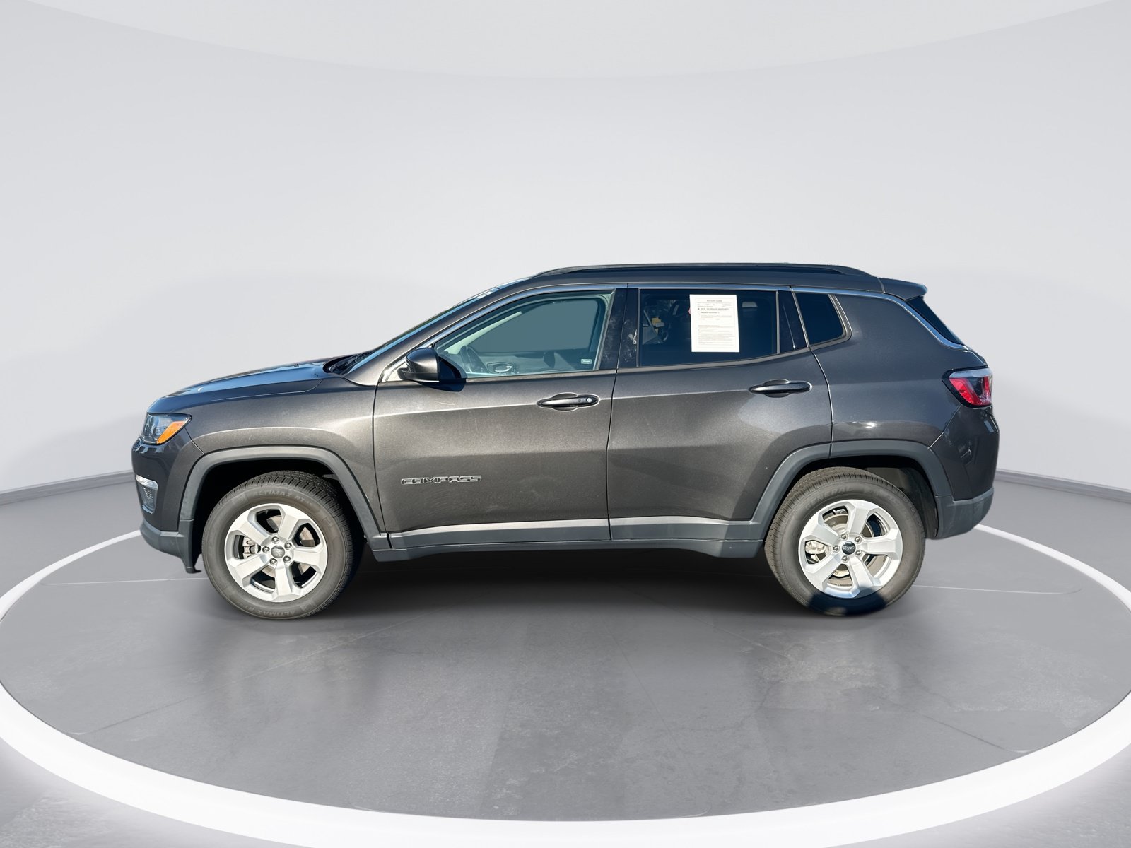 Used 2019 Jeep Compass Latitude w/ Cold Weather Group AWD/4WD image 6