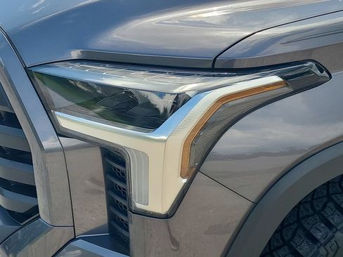 Used 2023 Toyota Tundra SR5 w/ SR5 Convenience Package AWD/4WD image 23