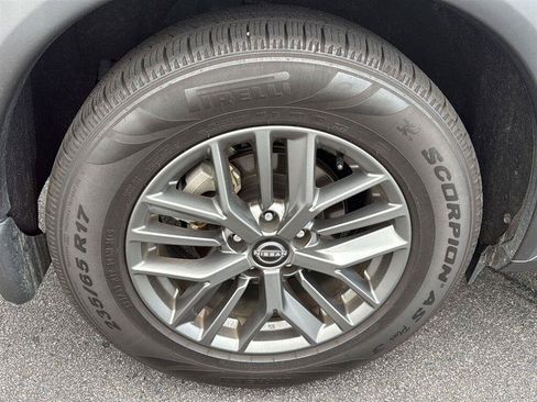 Used 2023 Nissan Rogue S FWD image 9