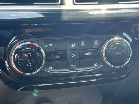 Used 2024 Chevrolet Trax RS w/ Driver Confidence Package FWD image 32