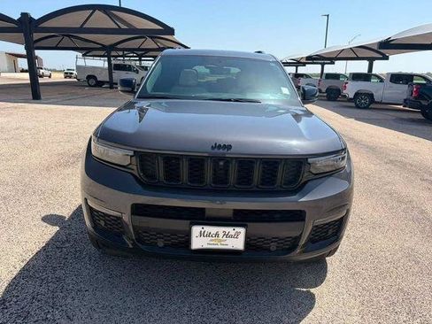Used 2025 Jeep Grand Cherokee L Limited w/ Luxury Tech Group II AWD/4WD image 2