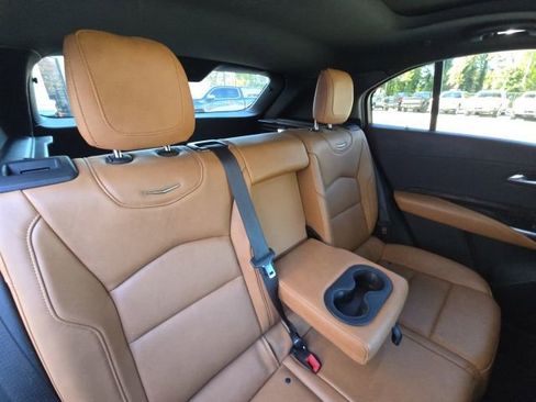 Used 2020 Cadillac XT4 Premium Luxury image 16