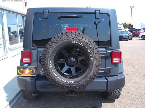 Used 2017 Jeep Wrangler Unlimited Sahara w/ Dual Top Group AWD/4WD image 20