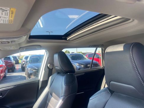 Used 2019 Toyota RAV4 Limited w/ Cold Weather Package AWD/4WD image 14
