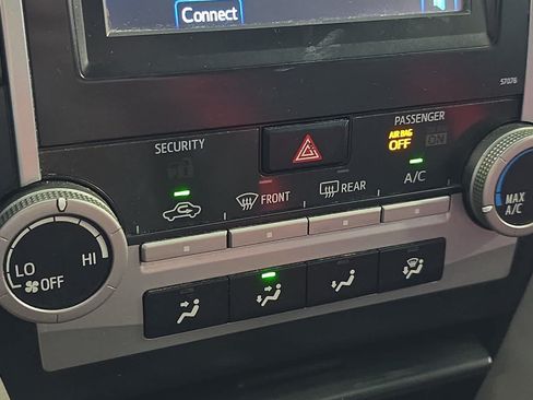 Used 2014 Toyota Camry LE FWD image 20