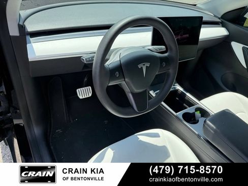 Used 2022 Tesla Model Y Performance AWD/4WD image 9